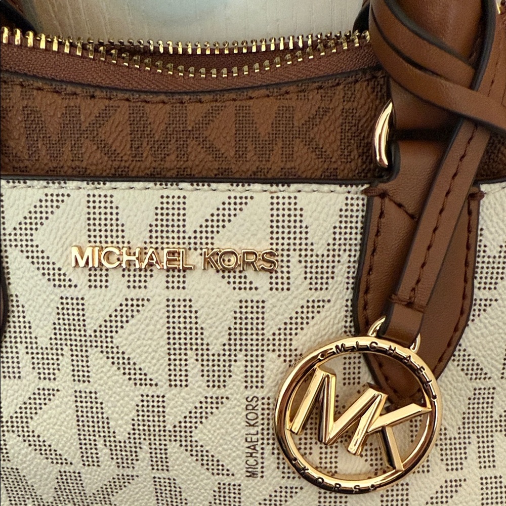 Michael Kors Tan and Cream Satchel - Picture 2 of 7